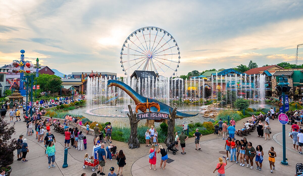 Hotels near Island of Pigeon Forge 